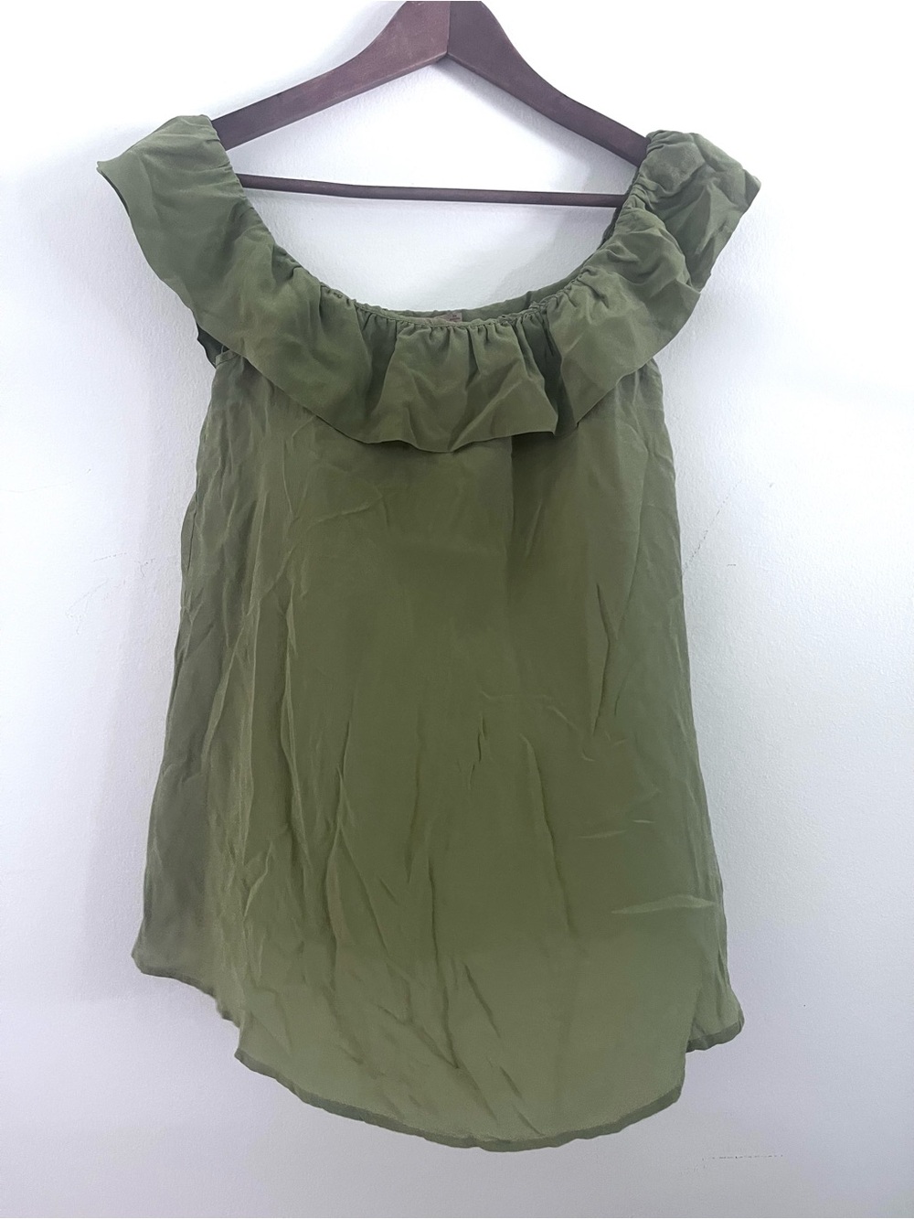 Esther's Archives Sleeveless 100% Silk Ruffle Neckline Green Women's Size Medium